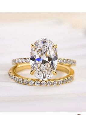 7 CTW Moissanite Wedding Set 18k over 925. Sz 6